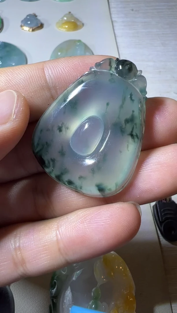 定制翡翠未镶嵌翡翠挂件