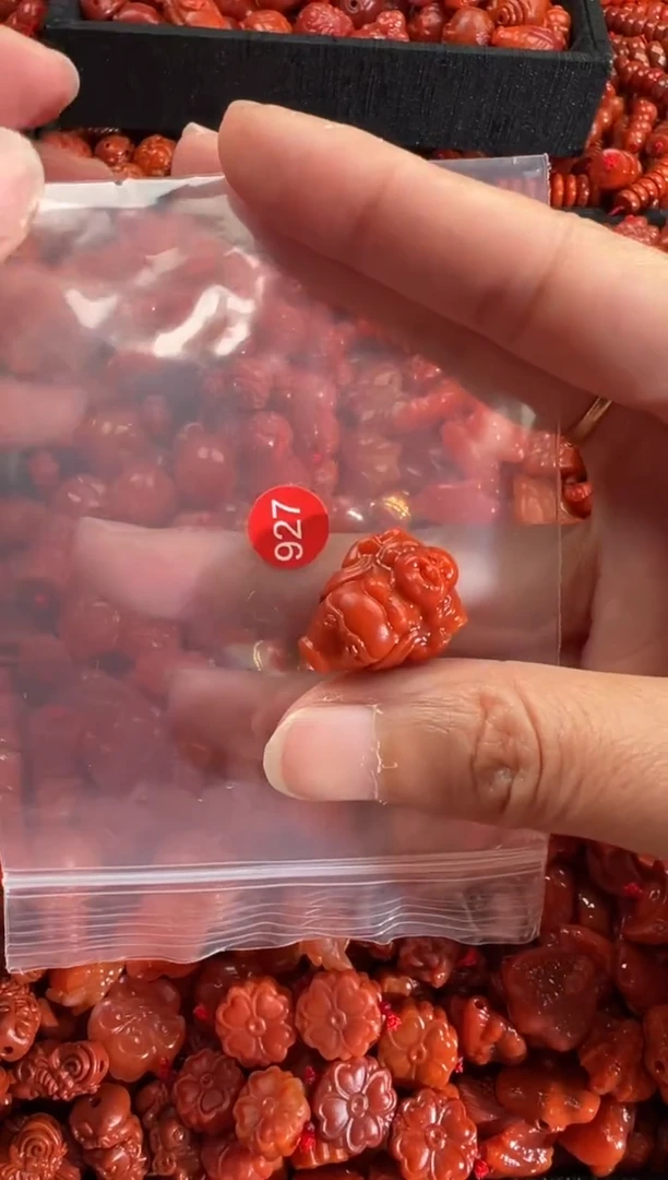 【闪购商品】南红玛瑙未镶嵌颈饰1