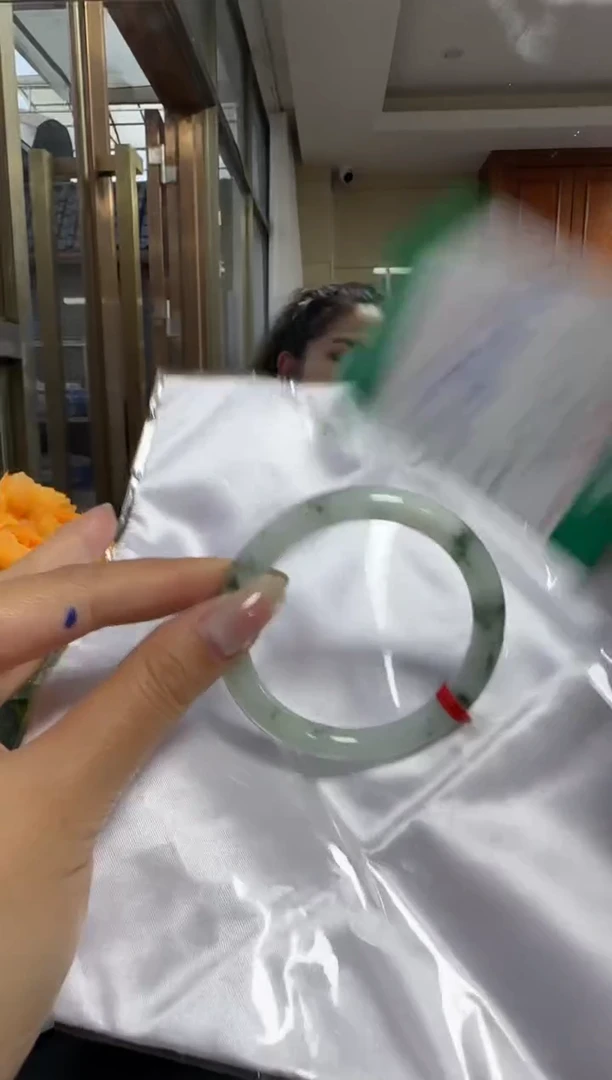 未镶嵌手镯翡翠A货手镯/微瑕