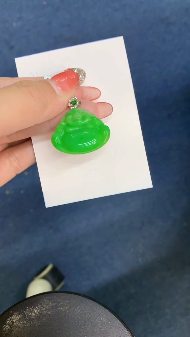 颈饰18K金镶嵌翡翠1