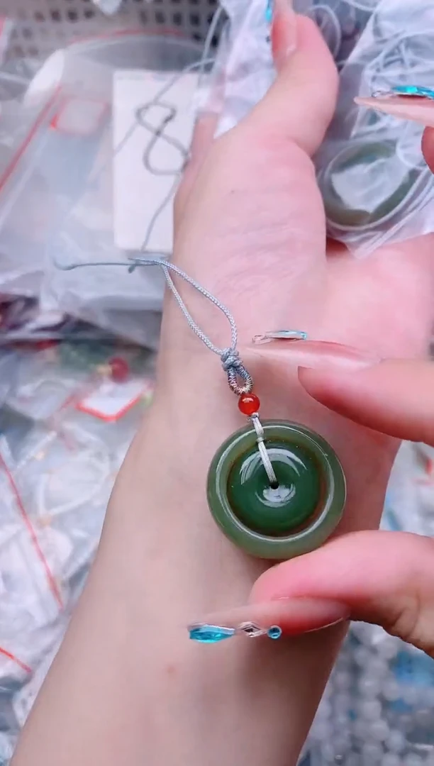 和田玉未镶嵌颈饰多样性发拍一发一