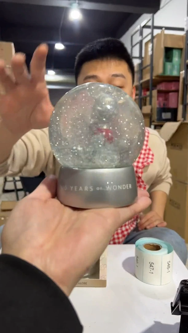 【闪购商品】杯原盒米奇100周年水晶球鼓泡北方勿拍