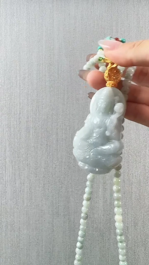 翡翠未镶嵌颈饰观音