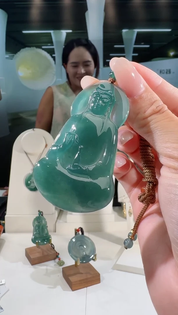 翡翠未镶嵌吊坠(不含链)观音