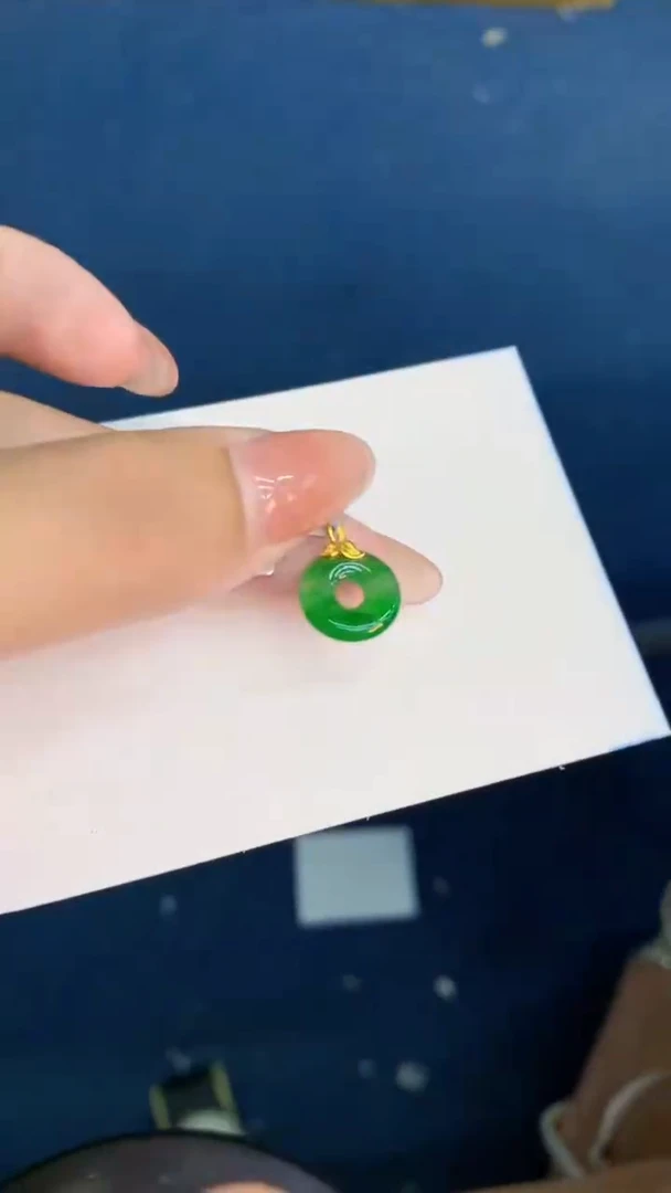 翡翠18K金镶嵌吊坠(不含链)1