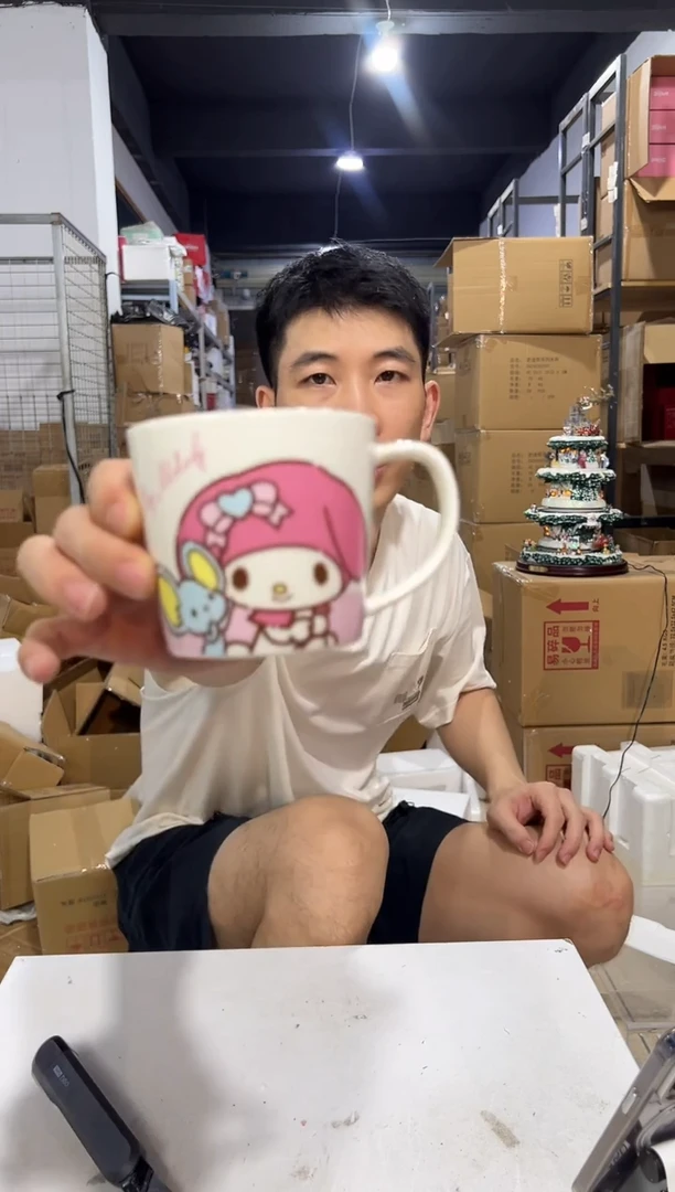 瓷片白色美乐蒂马克杯