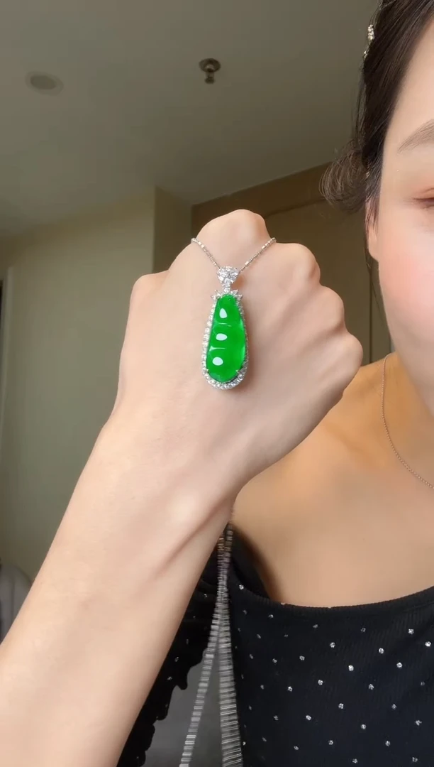 【闪购商品】翡翠吊坠(不含链)银S925镶嵌天然翡翠吊坠