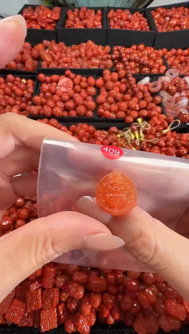 颈饰未镶嵌南红玛瑙1