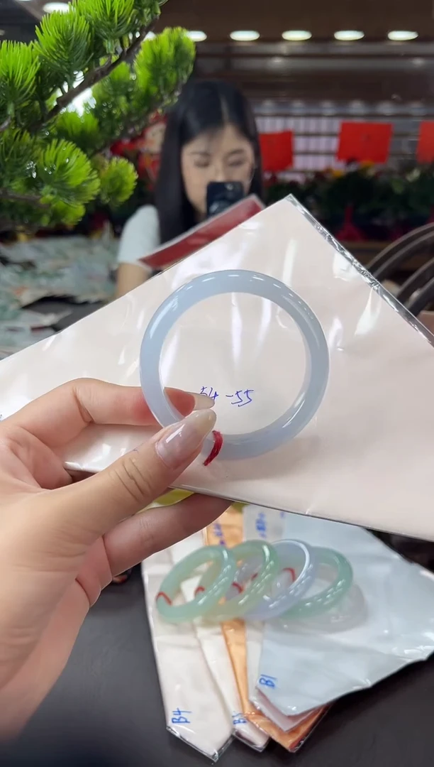 翡翠手镯未镶嵌82