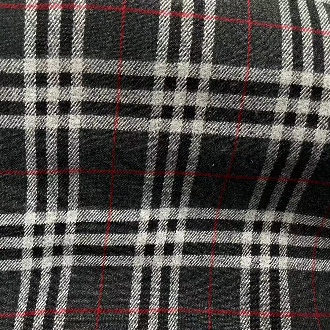 灰底白条格子春秋时尚面料（不支持7天无理由）