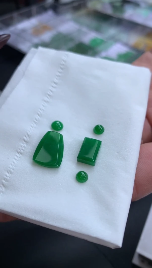 【闪购商品】定制翡翠未镶嵌翡翠