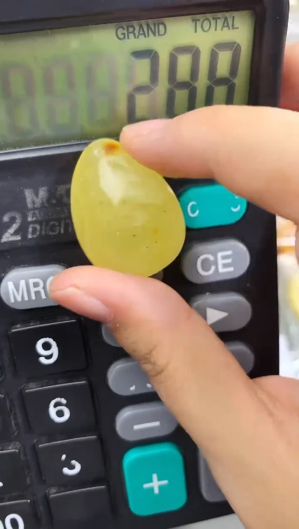 未镶嵌琥珀珠宝奇石45