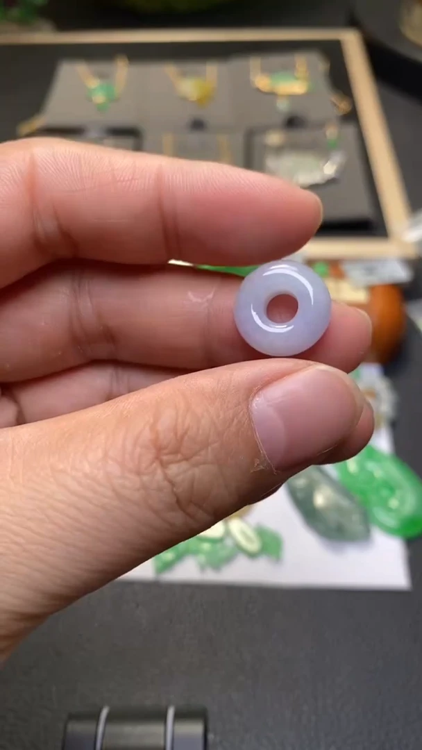 颈饰未镶嵌翡翠净货35100