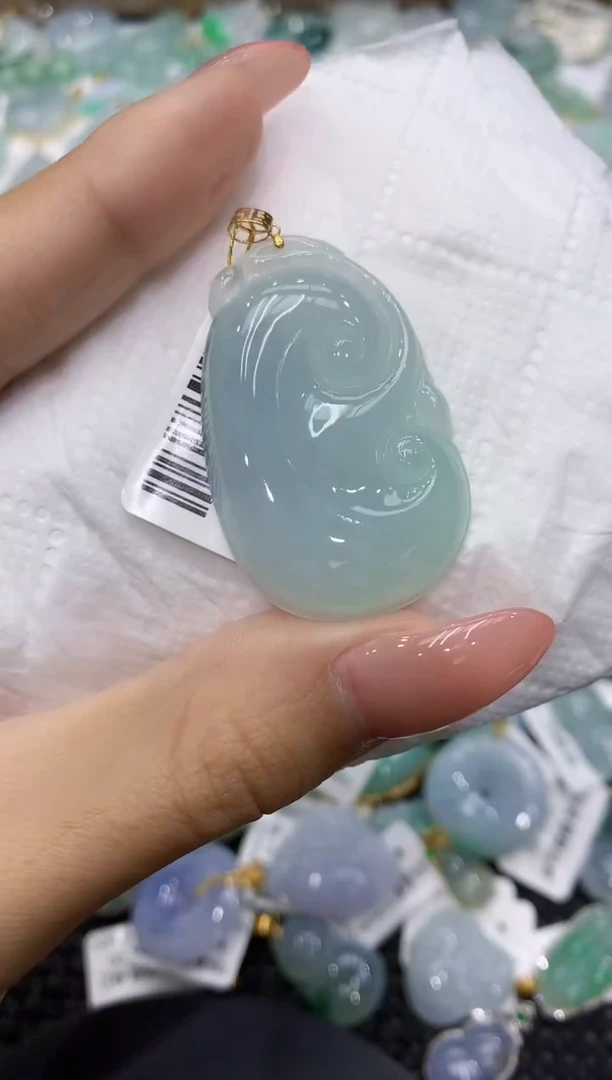 颈饰18K金镶嵌翡翠111111111111