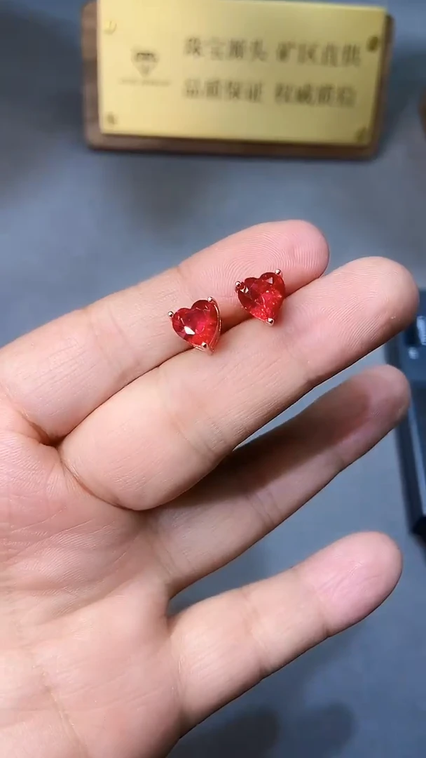 【闪购商品】红宝石耳饰银S925镶嵌354