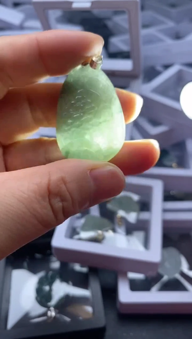 【闪购商品】翡翠吊坠(不含链)未镶嵌39225