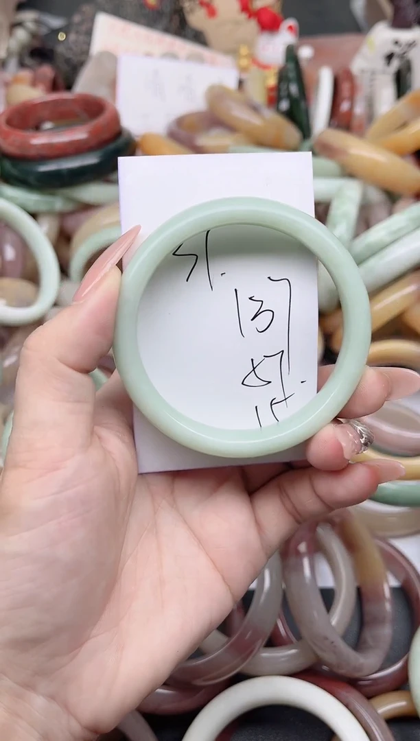 未镶嵌手镯石英质玉137