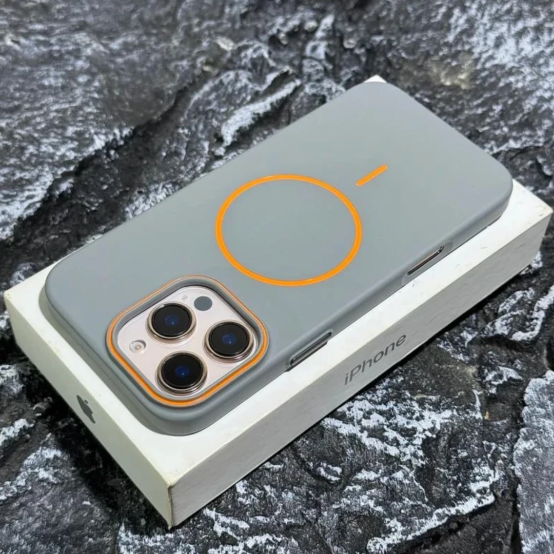 高级纯色手机壳 磁吸适用于苹果系列 亲肤质感 简约手机壳