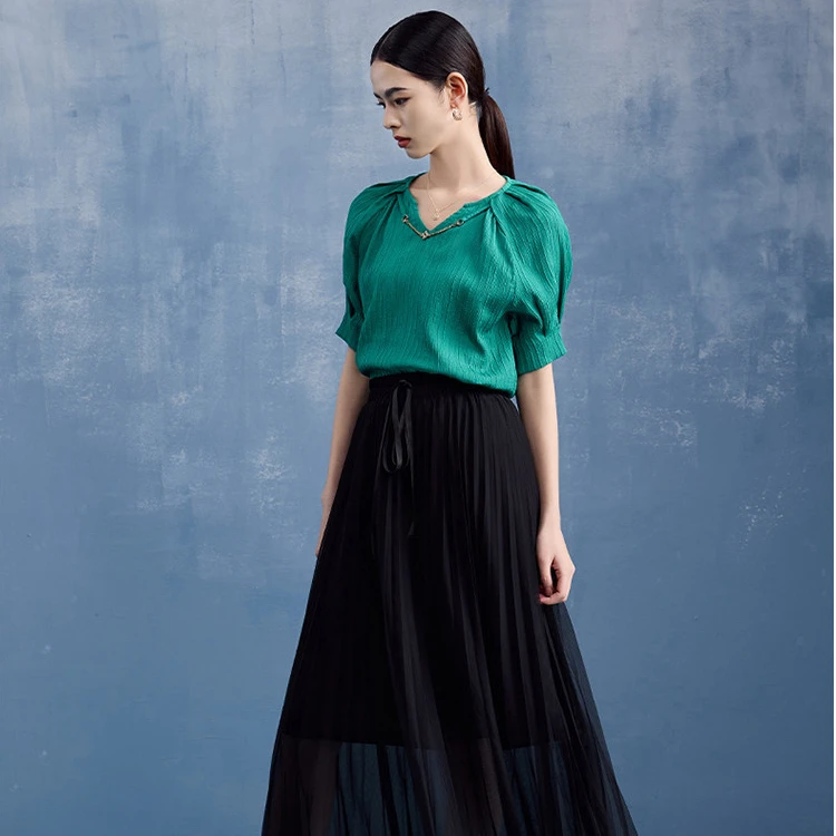 【盈盈专属】宽松显白泡泡袖衫V领肌理感短袖套头上衣VDS379POH0