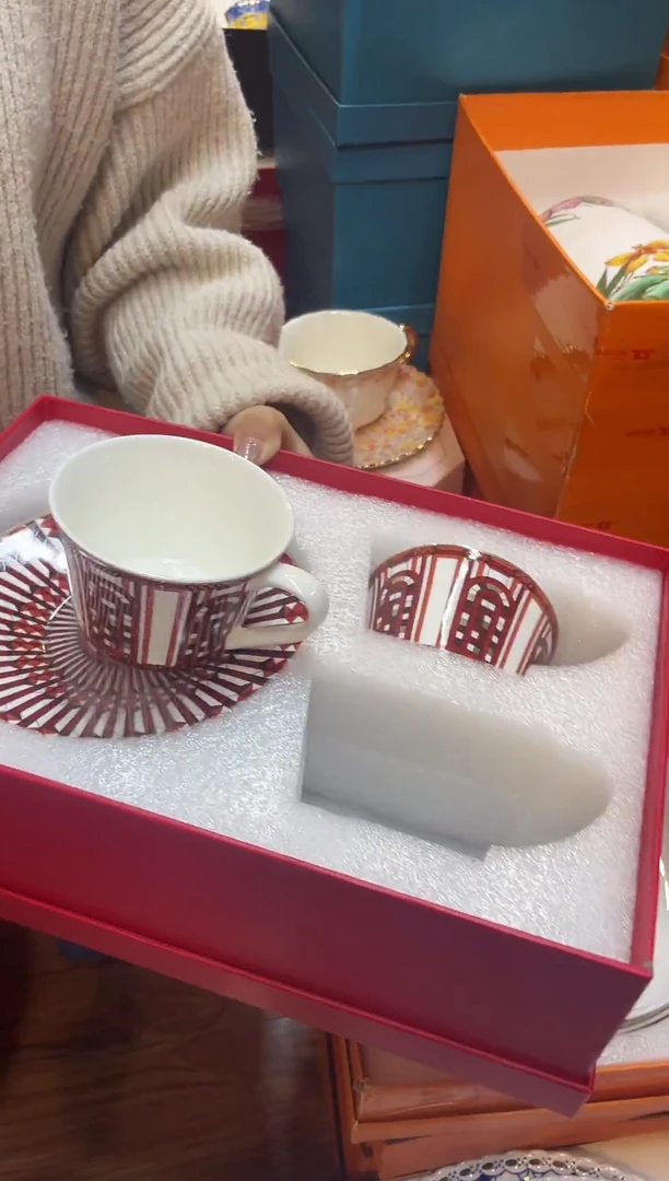 杯鸿辉家品牌瓷器，京东包邮！