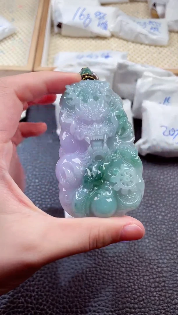 翡翠未镶嵌颈饰00001005