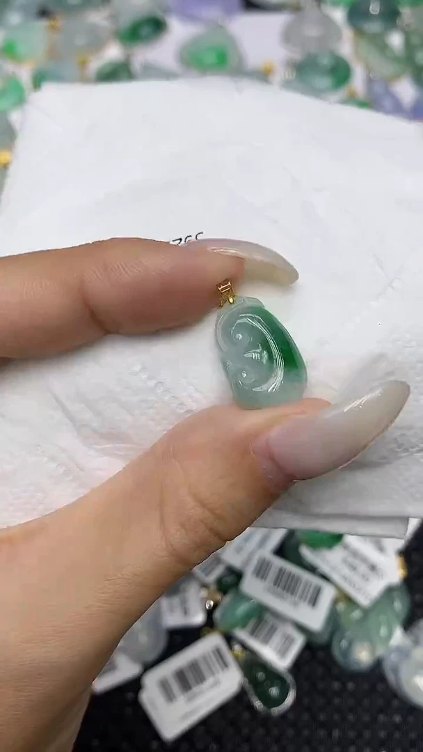 颈饰18K金镶嵌翡翠111111111111111