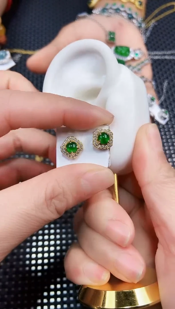 【闪购商品】翡翠耳饰未镶嵌111111111