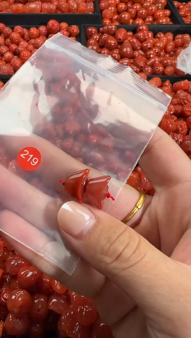 颈饰未镶嵌南红玛瑙1