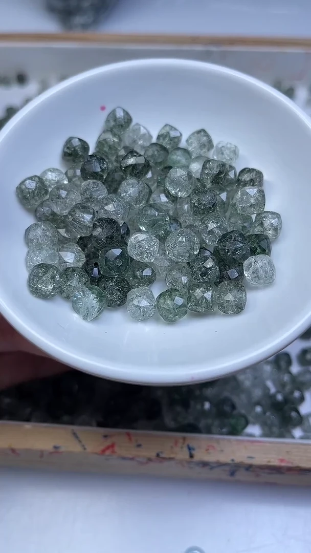 未镶嵌珠宝半成品水晶D18 绿幽灵方糖8mm10个6.8元