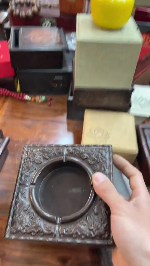 【闪购商品】木檀木满雕烟灰缸啊啊