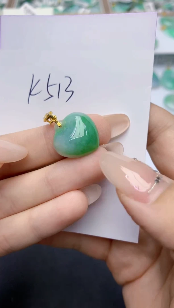 翡翠未镶嵌颈饰天然缅甸翡翠A货