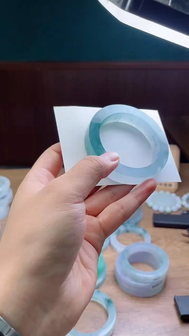 定制翡翠手镯未镶嵌定制