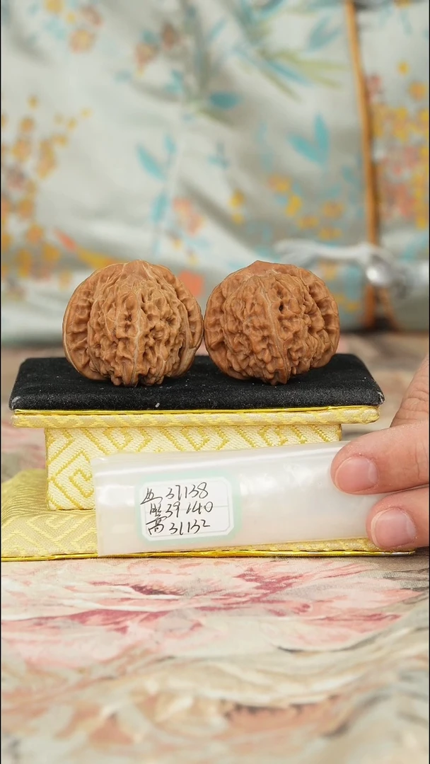 【闪购商品】文玩核桃把件一代楼有修