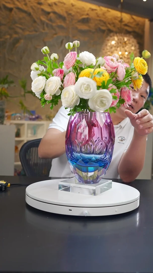 手工艺品琉璃金红蓝切面花器