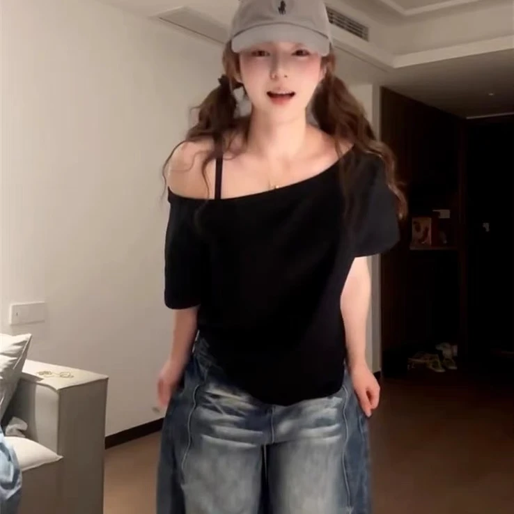 黑色一字肩短袖T恤女夏纯欲斜领露肩宽松显瘦别致上衣2025年新款