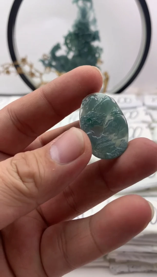 翡翠未镶嵌颈饰山水牌【品质一般介意慎拍】