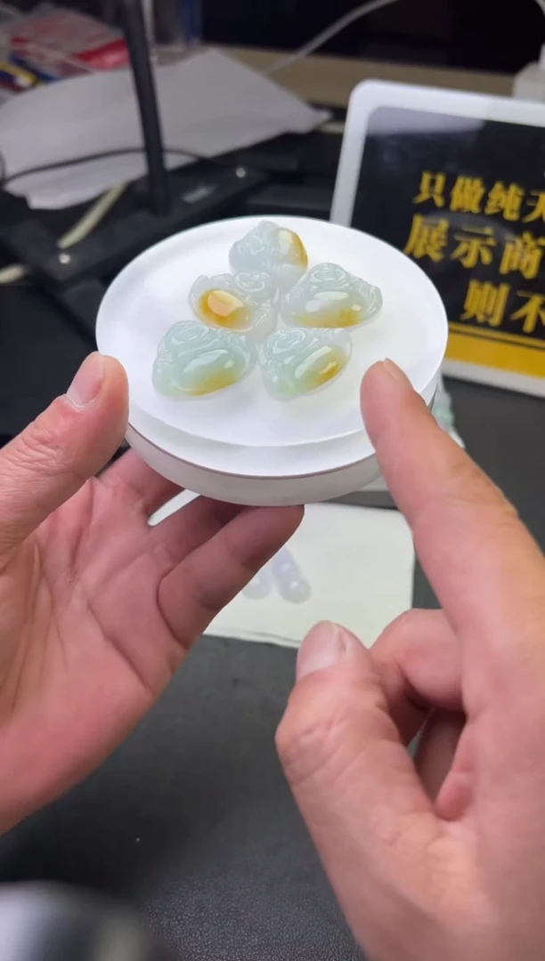 翡翠挂件未镶嵌佛公FL09多样性发其一CP配绳