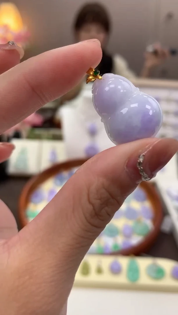 颈饰18K金镶嵌翡翠天然缅甸a货翡翠