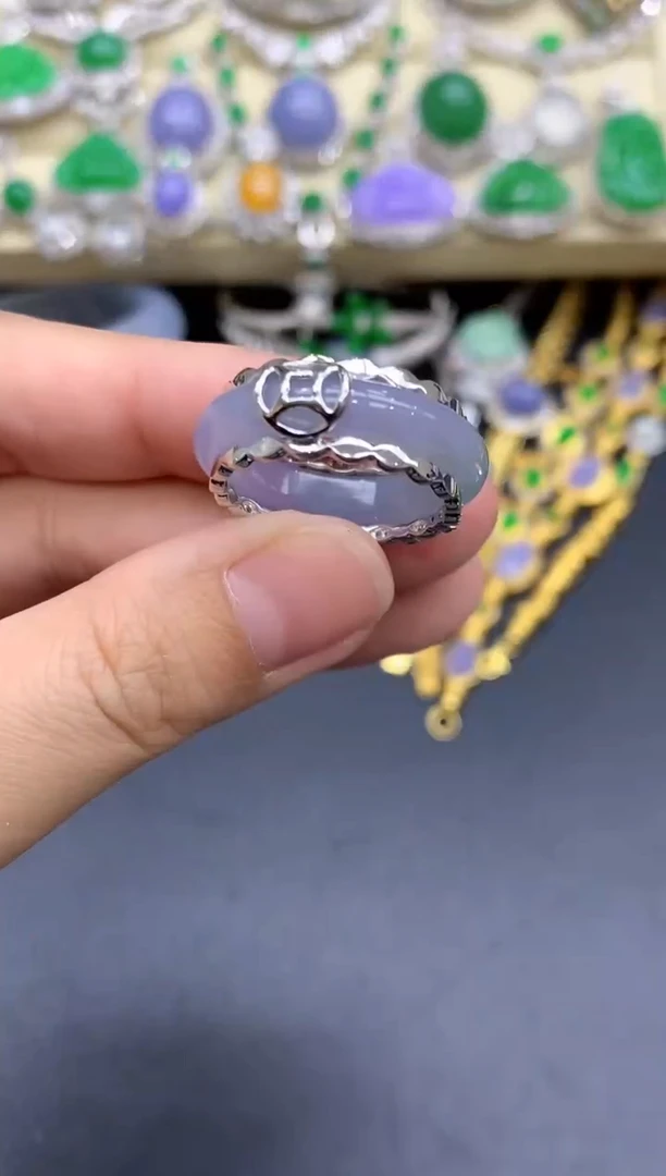 18K金镶嵌戒指翡翠333-中国好珍宝