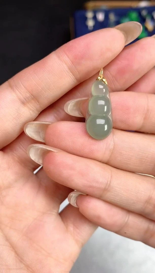 颈饰未镶嵌翡翠2025120101