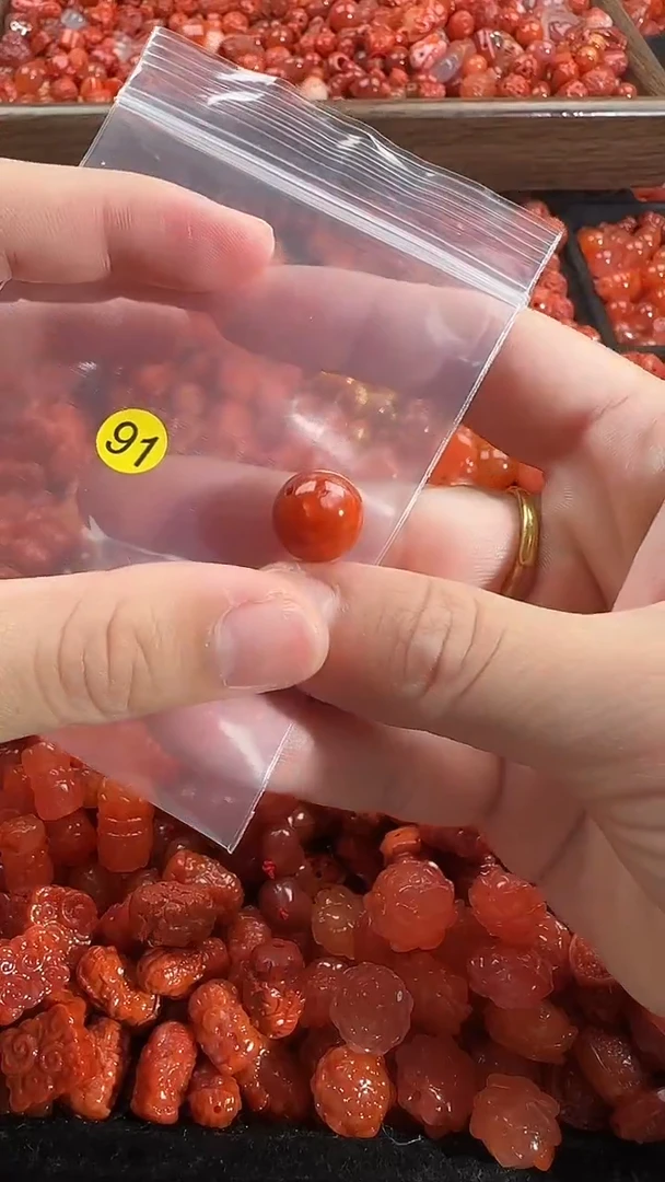 颈饰未镶嵌南红玛瑙1