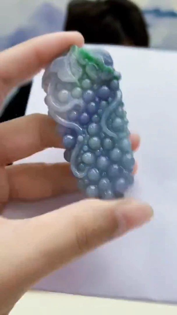 未镶嵌定制翡翠小**.5145lr-毛货挂件