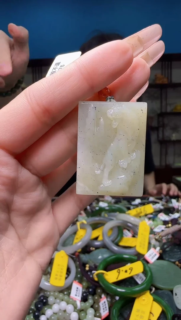 颈饰未镶嵌和田玉1