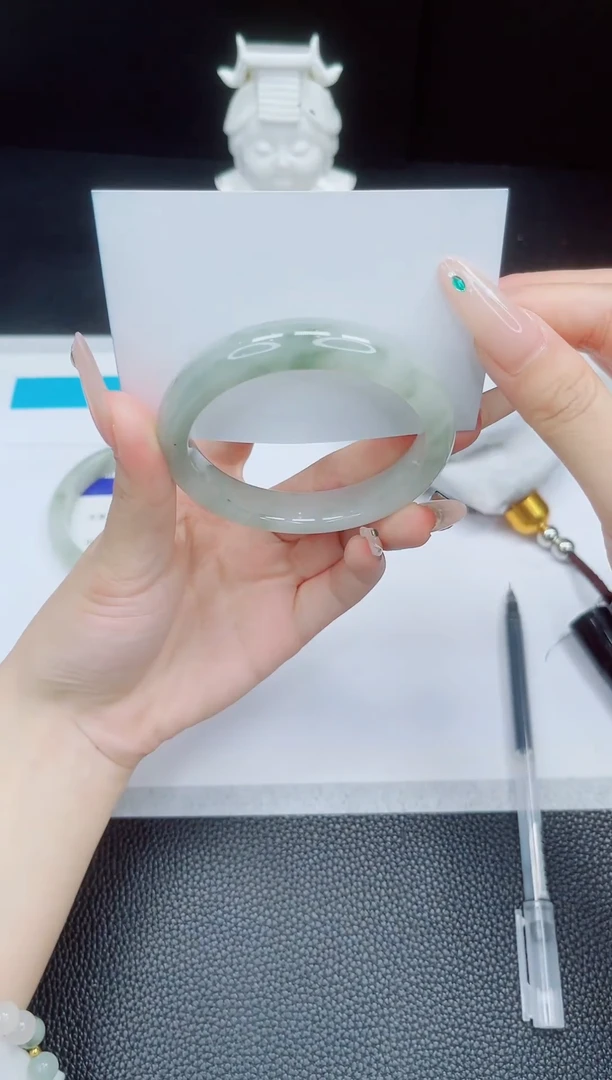 石英质玉手镯未镶嵌85-56.6