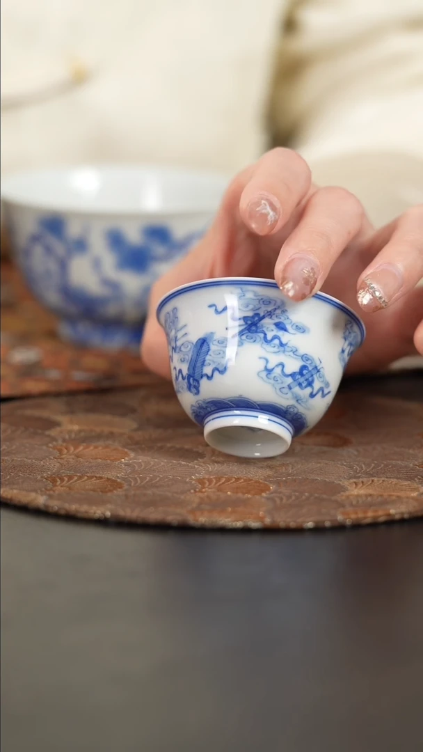 【闪购商品】杯看山柴窑青花八宝