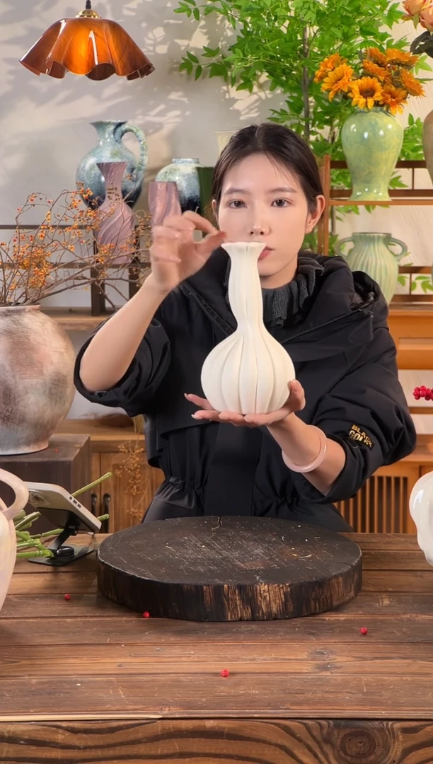 素色-法式几何花瓶