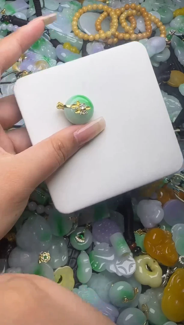 翡翠未镶嵌颈饰天然缅甸翡翠吊坠