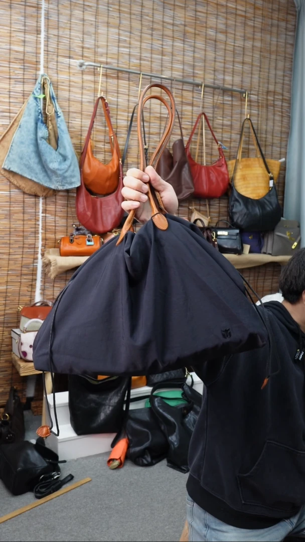 乙纶尼龙防水 抽绳托特 黑