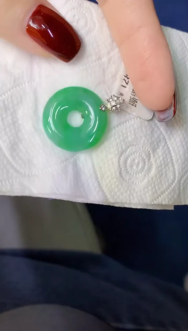 颈饰18K金镶嵌翡翠缅甸天然翡翠A货