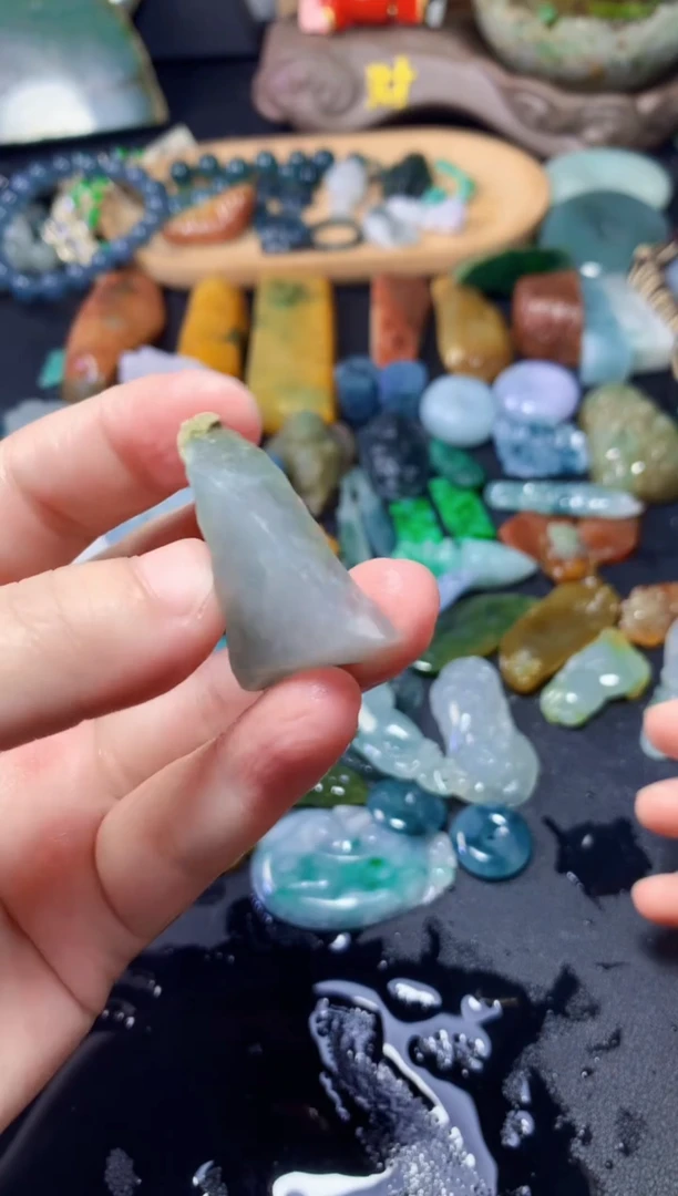 翡翠未镶嵌颈饰048天然翡翠